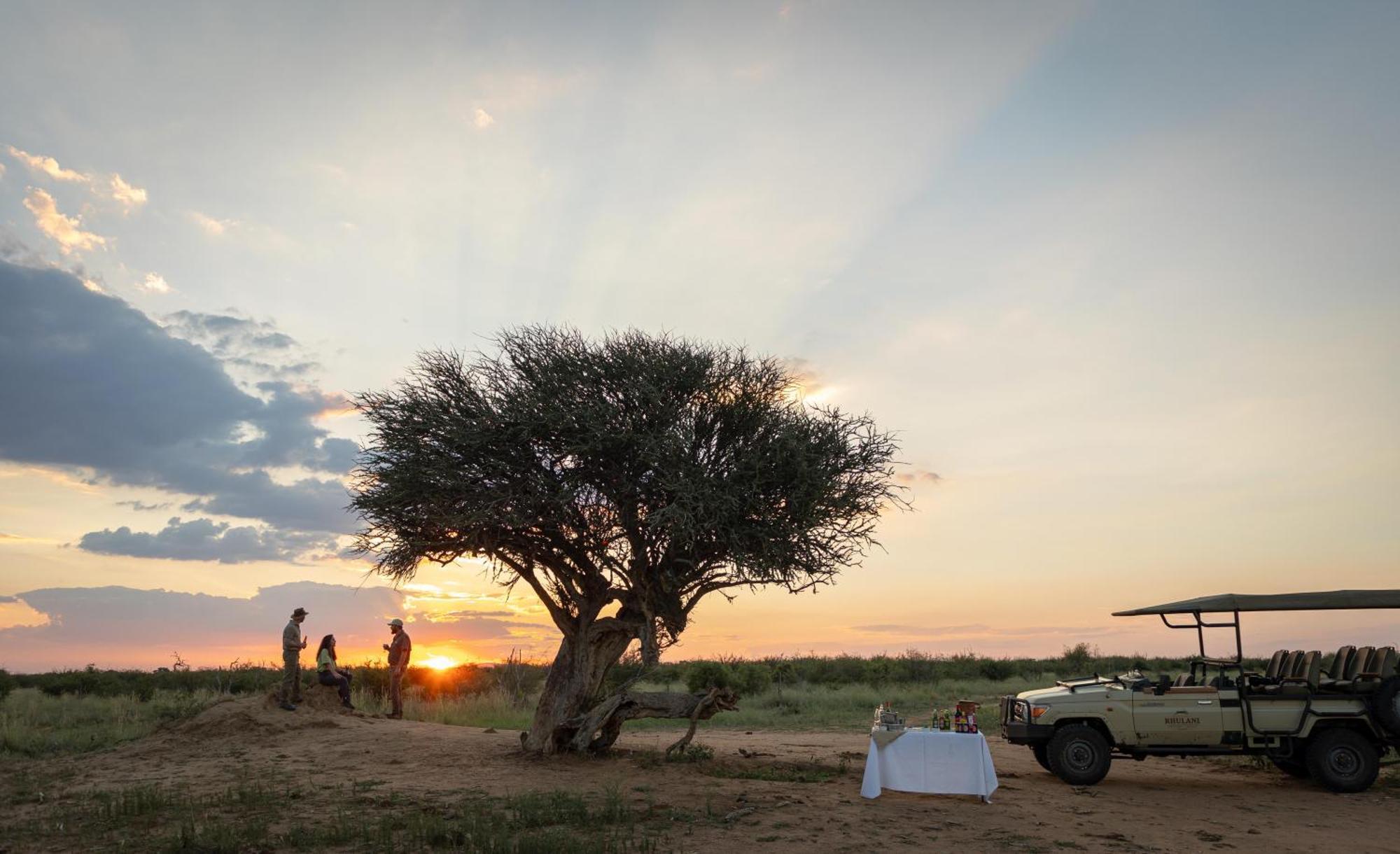 Rhulani Safari Lodge Заповедник Мадикве Экстерьер фото