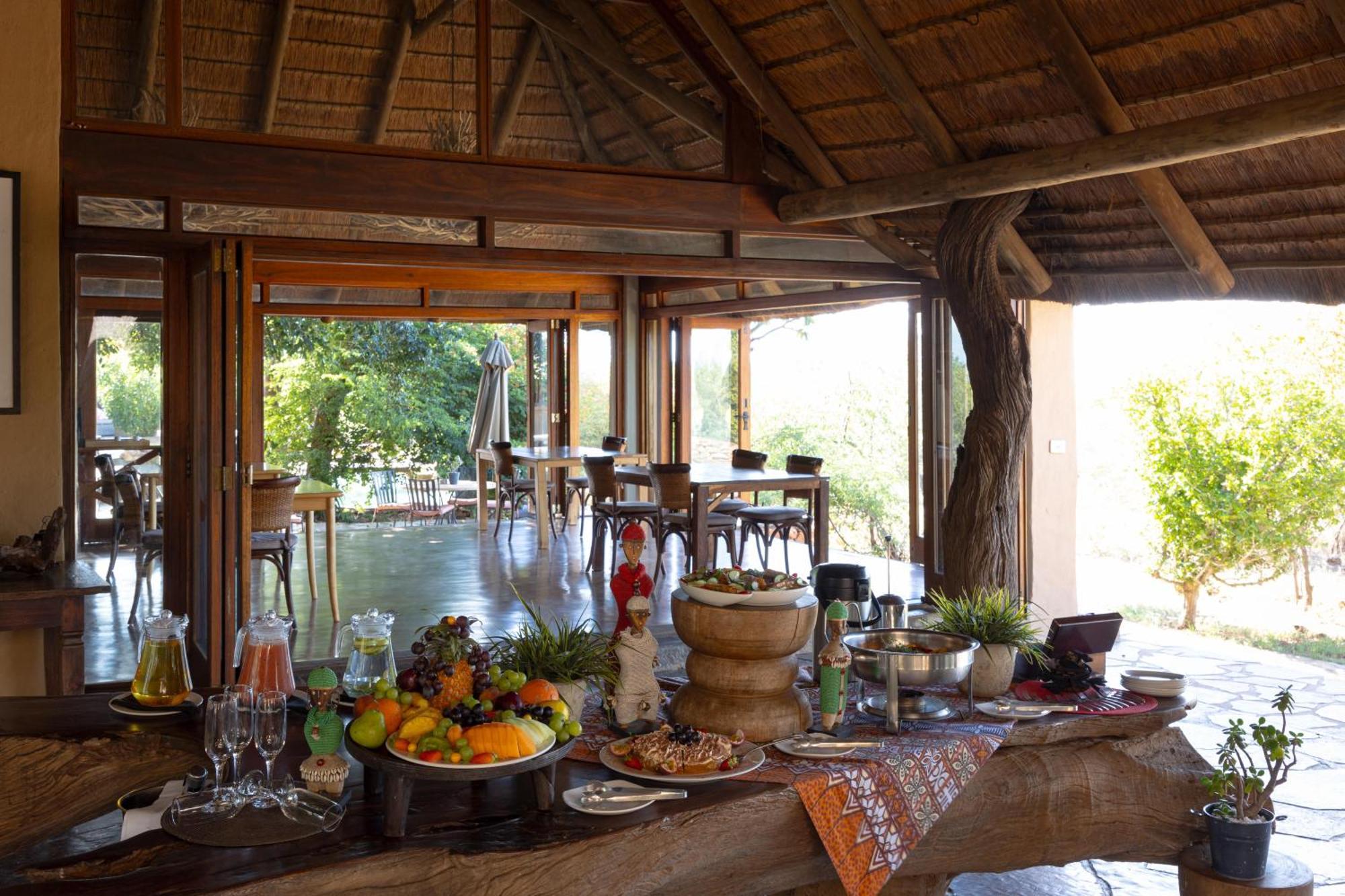 Rhulani Safari Lodge Заповедник Мадикве Экстерьер фото