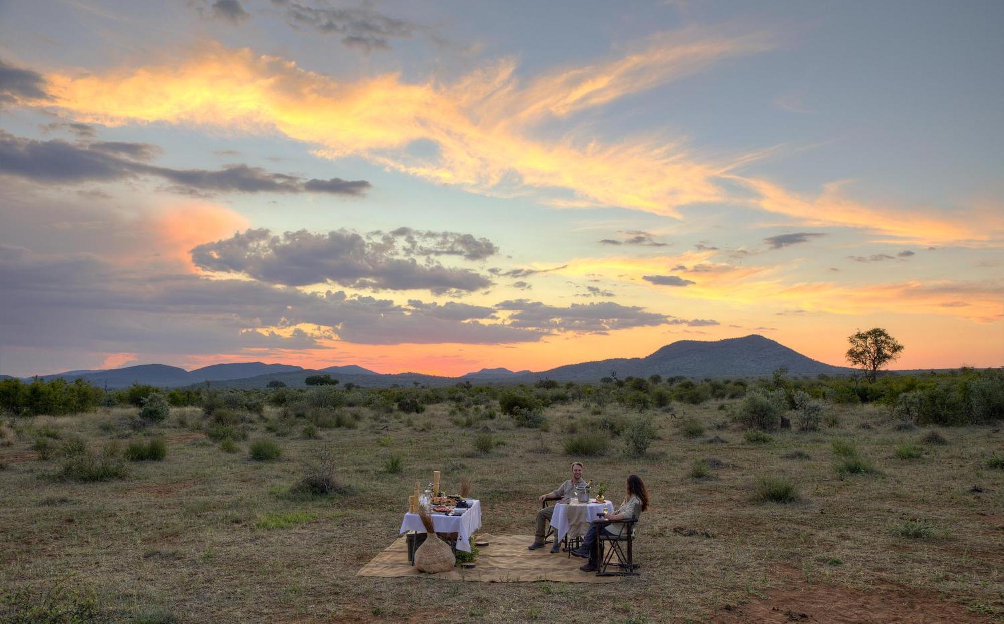 Rhulani Safari Lodge Заповедник Мадикве Экстерьер фото