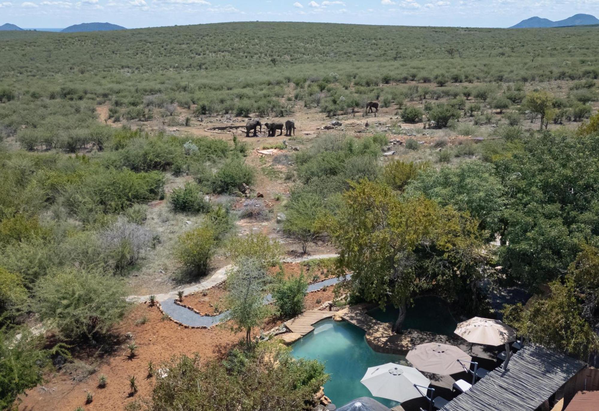 Rhulani Safari Lodge Заповедник Мадикве Экстерьер фото