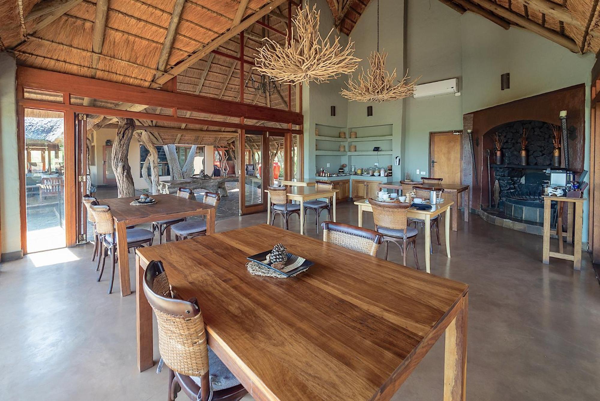 Rhulani Safari Lodge Заповедник Мадикве Экстерьер фото
